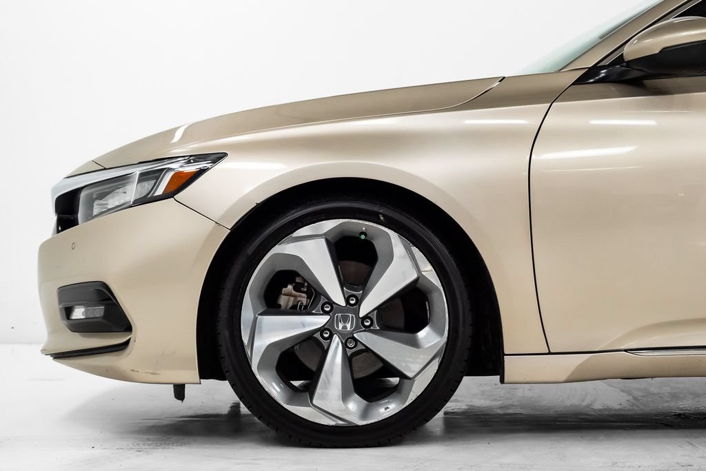 Used 2018 Honda Accord Touring image 27