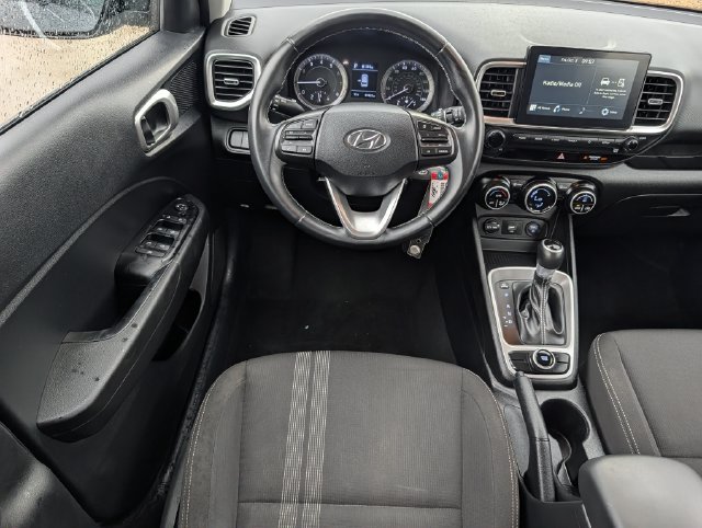 Used 2021 Hyundai Venue SEL FWD image 12