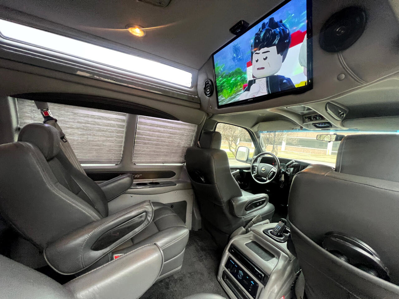 Used 2017 Chevrolet Express 2500 Extended image 32