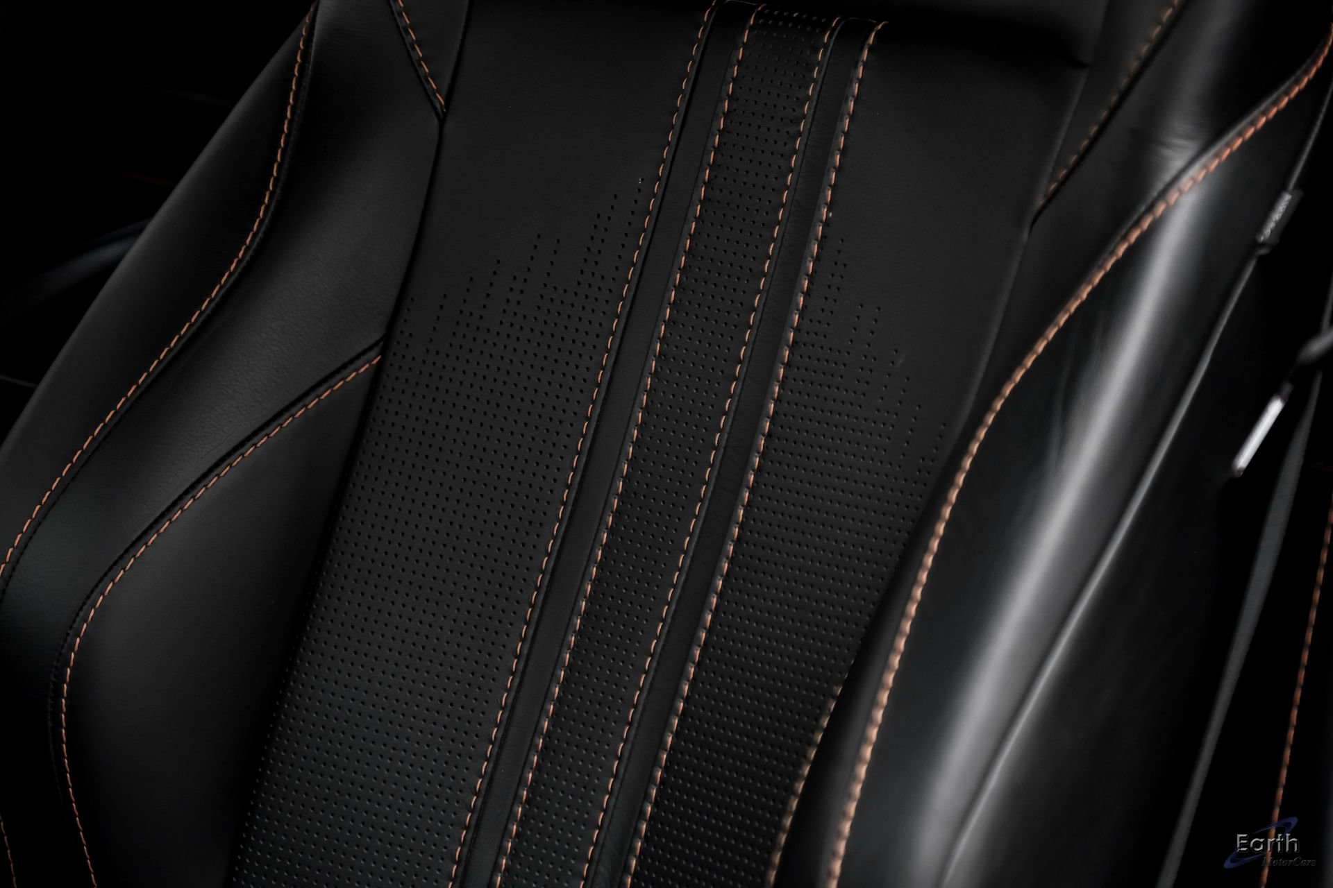 Used 2020 Aston Martin V8 Vantage Coupe RWD image 44