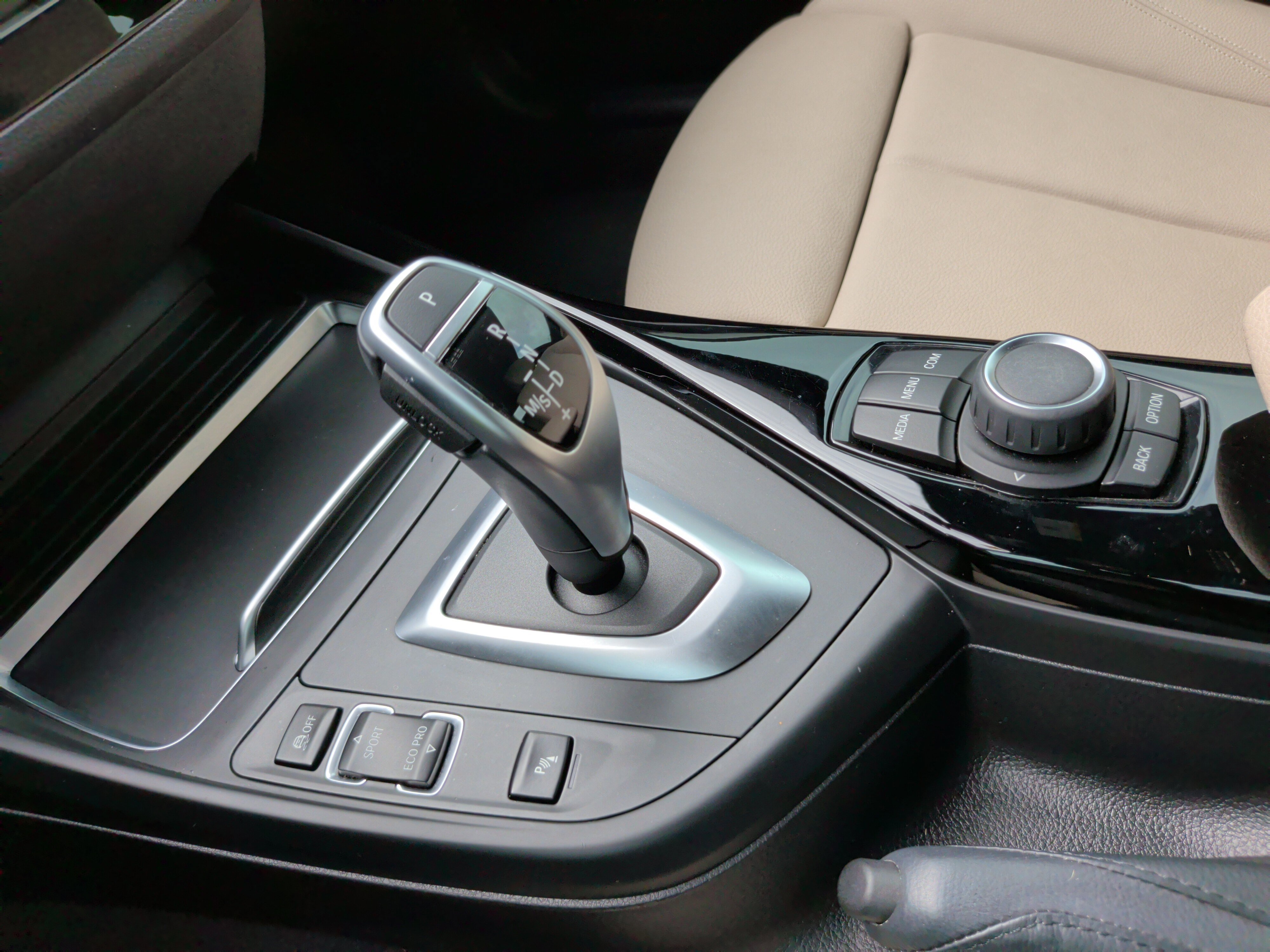 Used 2020 BMW 230i Coupe w/ Convenience Package image 18