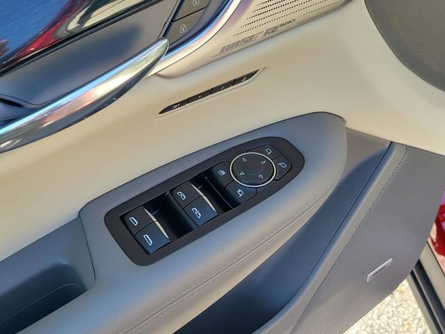 Used 2024 Cadillac XT6 Premium Luxury w/ Technology Package image 21