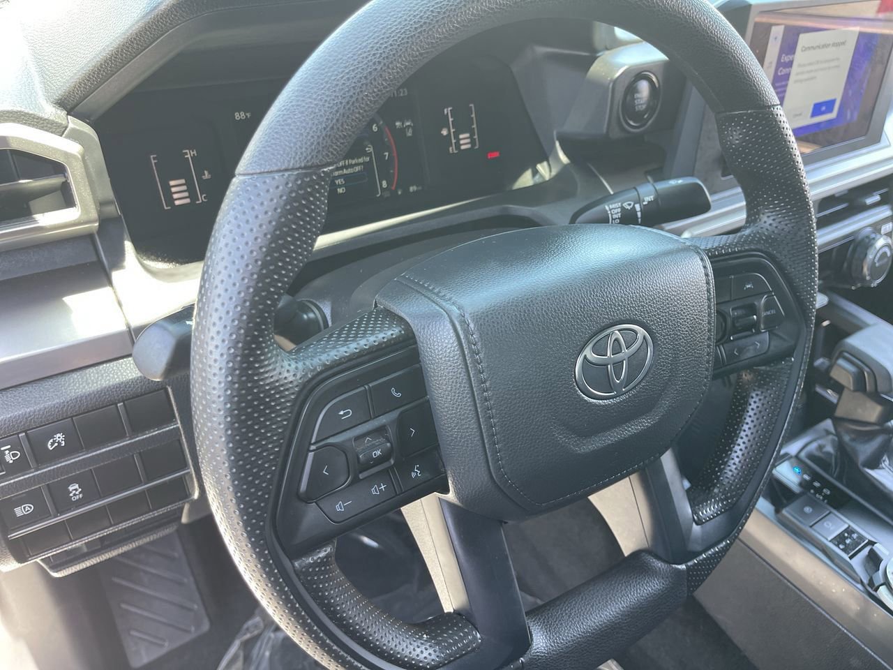 Used 2025 Toyota Tacoma SR5 AWD/4WD image 14