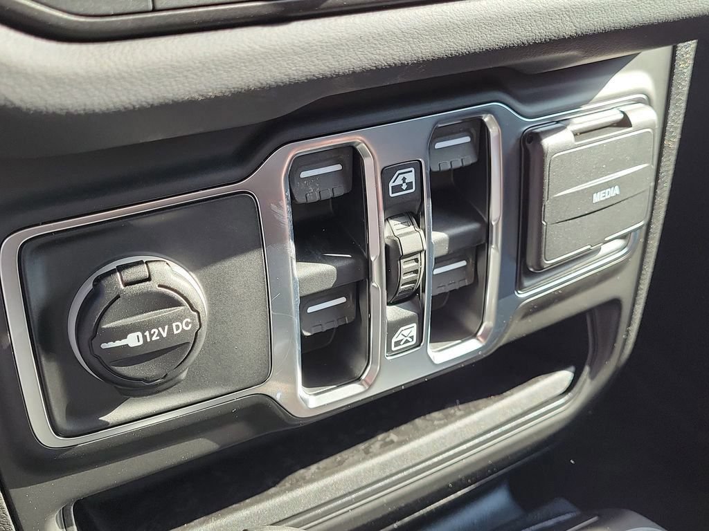 New 2026 Jeep Gladiator Sport AWD/4WD image 30