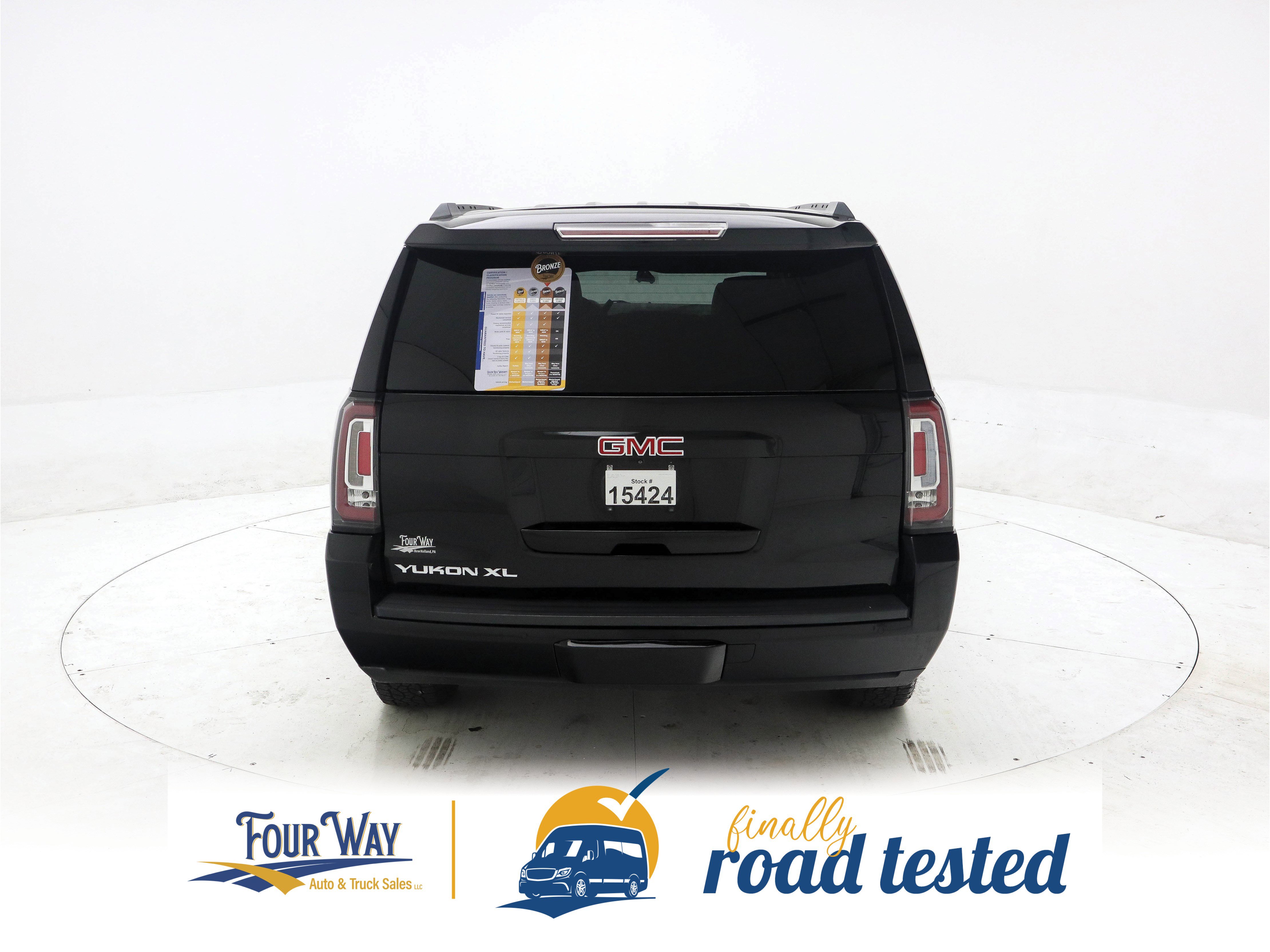 Used 2017 GMC Yukon XL SLT w/ Open Road Package AWD/4WD image 5