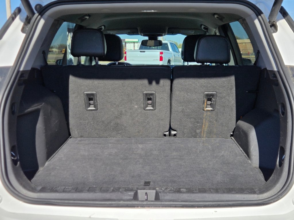 Certified 2024 GMC Terrain SLT image 23