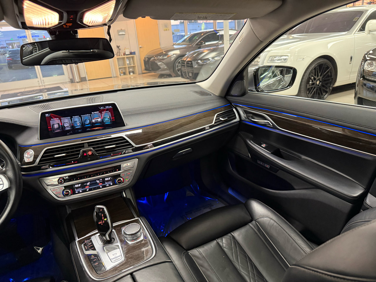 Used 2016 BMW 740i image 13