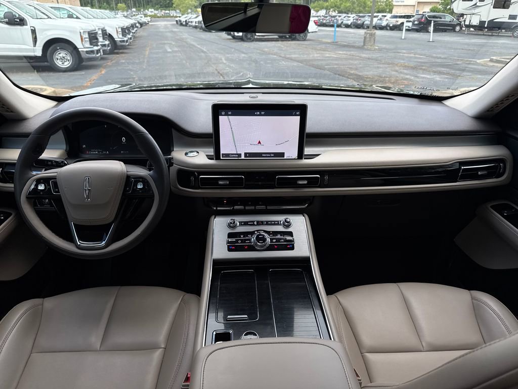 Used 2023 Lincoln Aviator AWD w/ Premium Package image 12