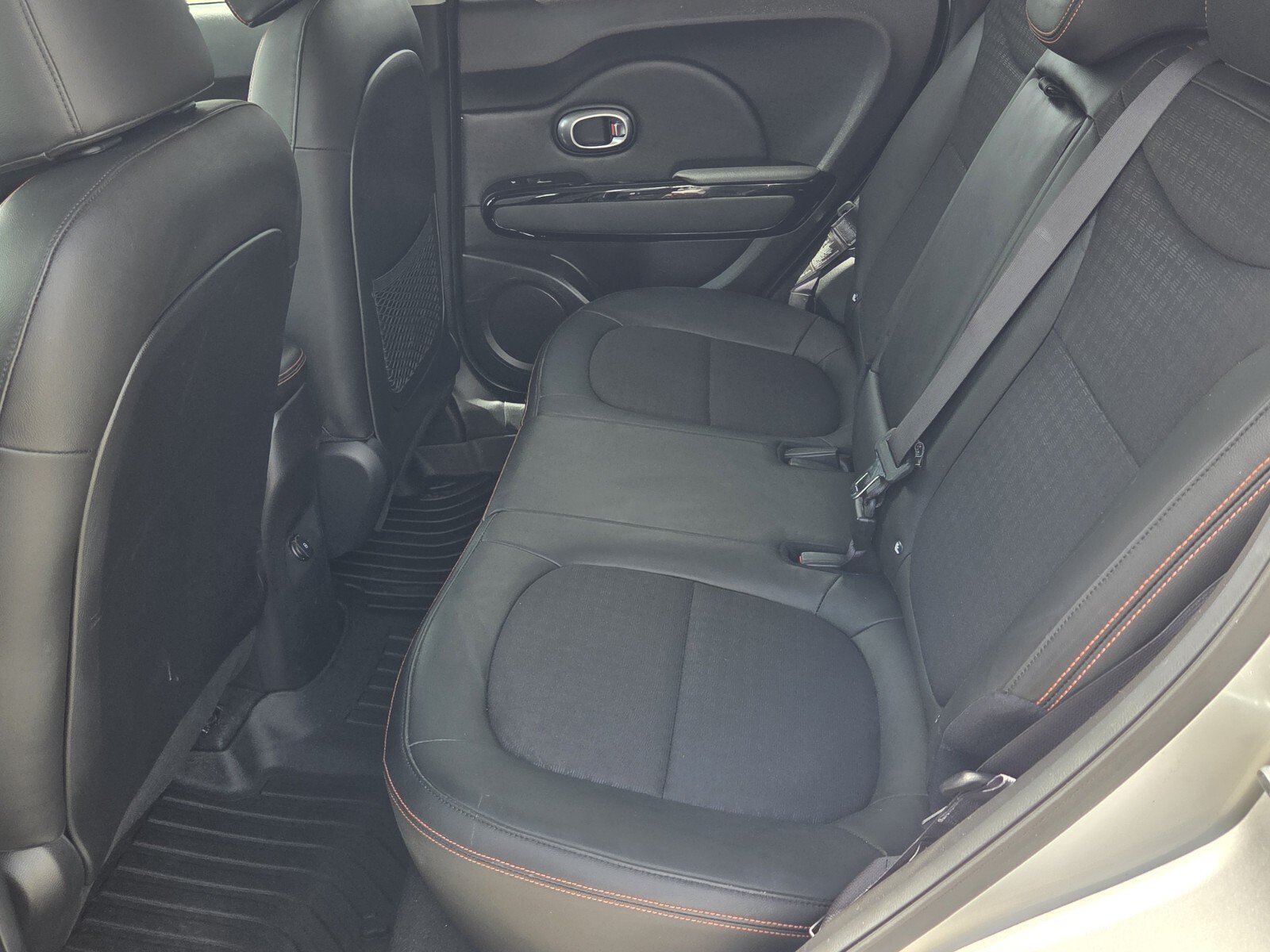 Used 2018 Kia Soul ! w/ Tech Package FWD image 5