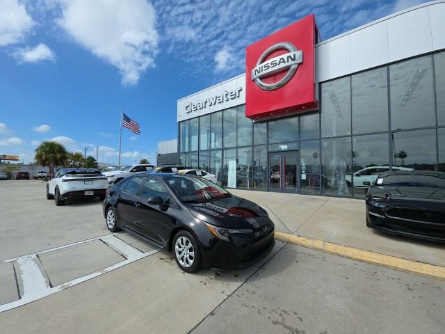 Used 2024 Toyota Corolla LE FWD image 1