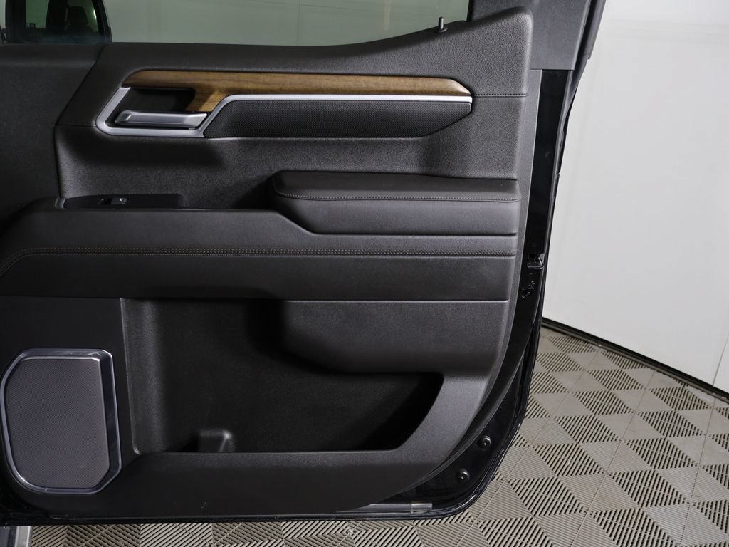 Used 2022 Chevrolet Silverado 1500 High Country w/ High Country Premium Package AWD/4WD image 24