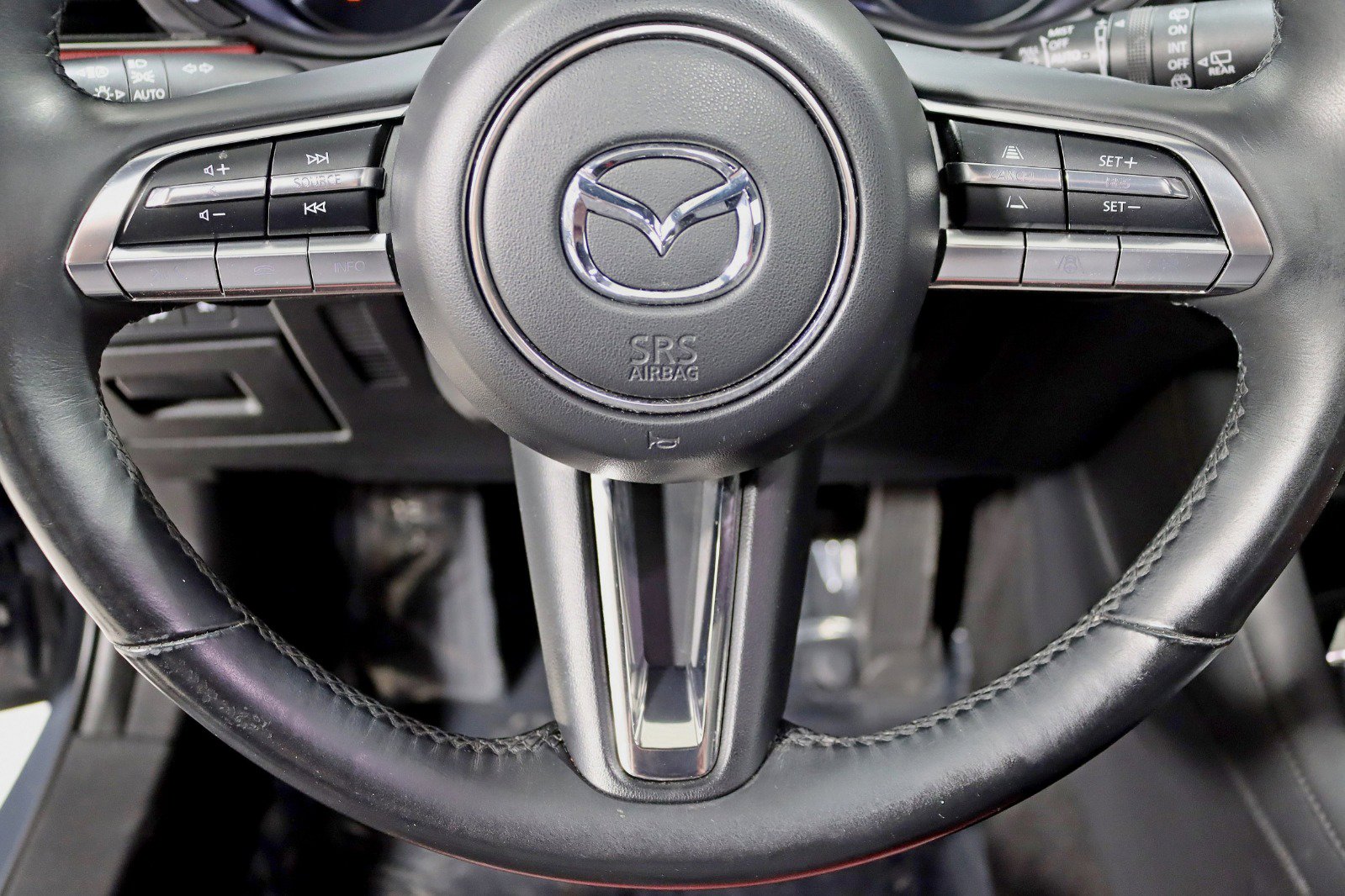 Used 2021 MAZDA MAZDA3 Hatchback w/Premium Plus Pkg image 16