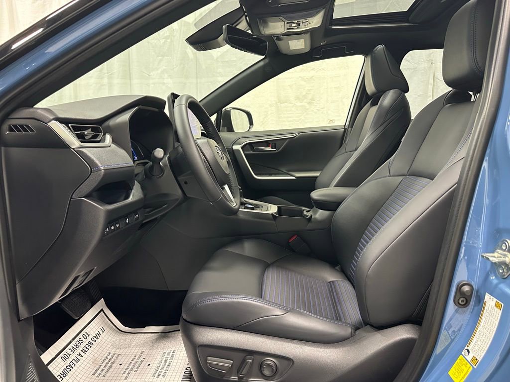 Used 2025 Toyota RAV4 XSE w/ Weather Package image 15