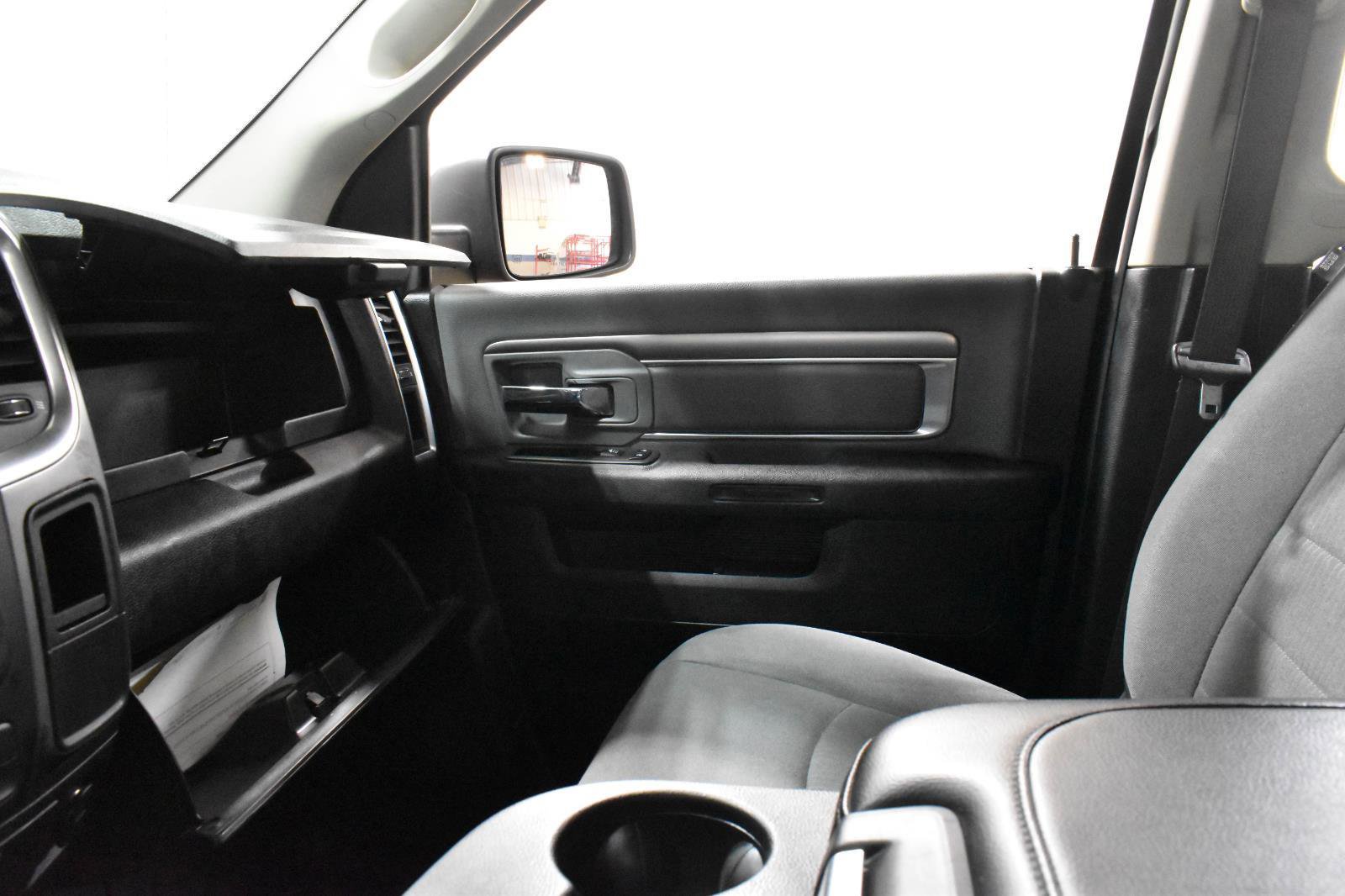 Used 2021 RAM 1500 Classic SLT AWD/4WD image 15
