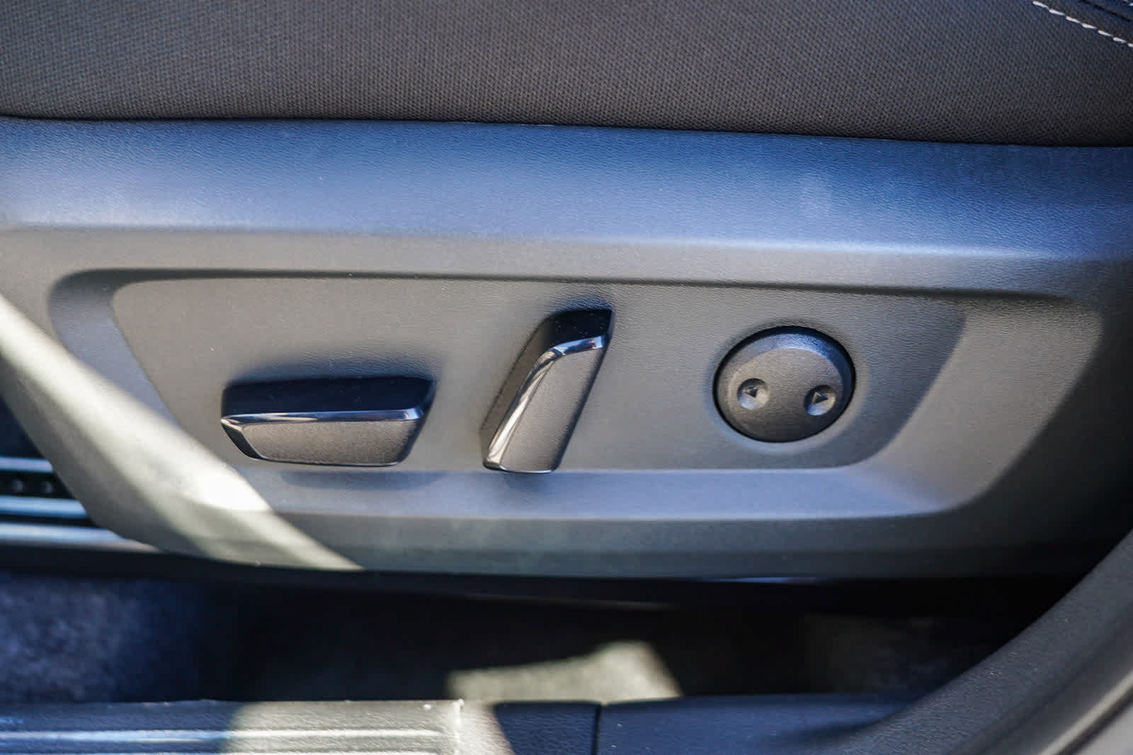 New 2026 Nissan Rogue SV FWD image 23
