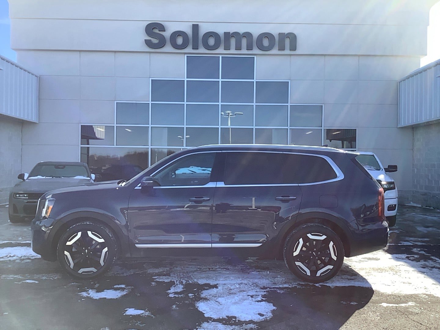 Used 2023 Kia Telluride S image 1