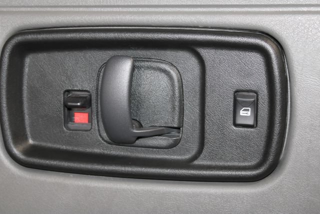 Used 2025 Chevrolet Express 3500 LT w/ LT Preferred Equipment Group RWD image 29