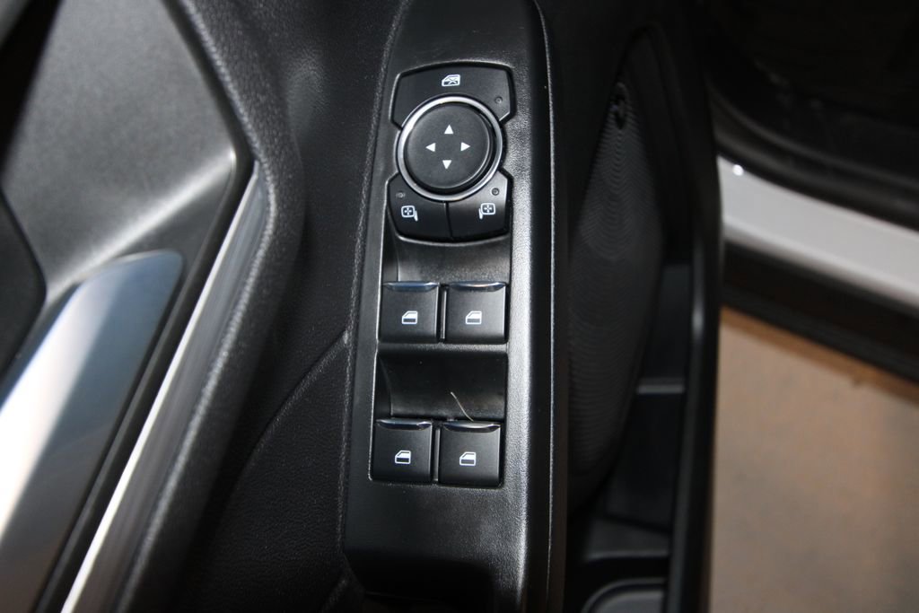 Used 2025 Ford Escape Platinum w/ Premium Technology Package image 6