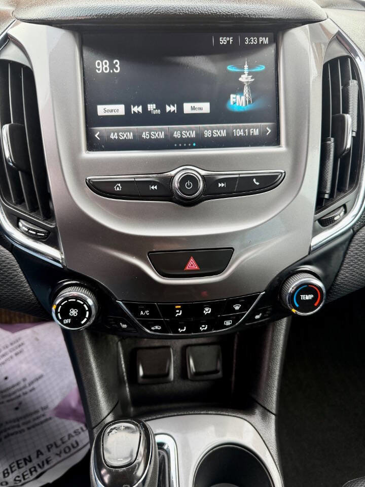 Used 2018 Chevrolet Cruze LT w/ Convenience Package image 25