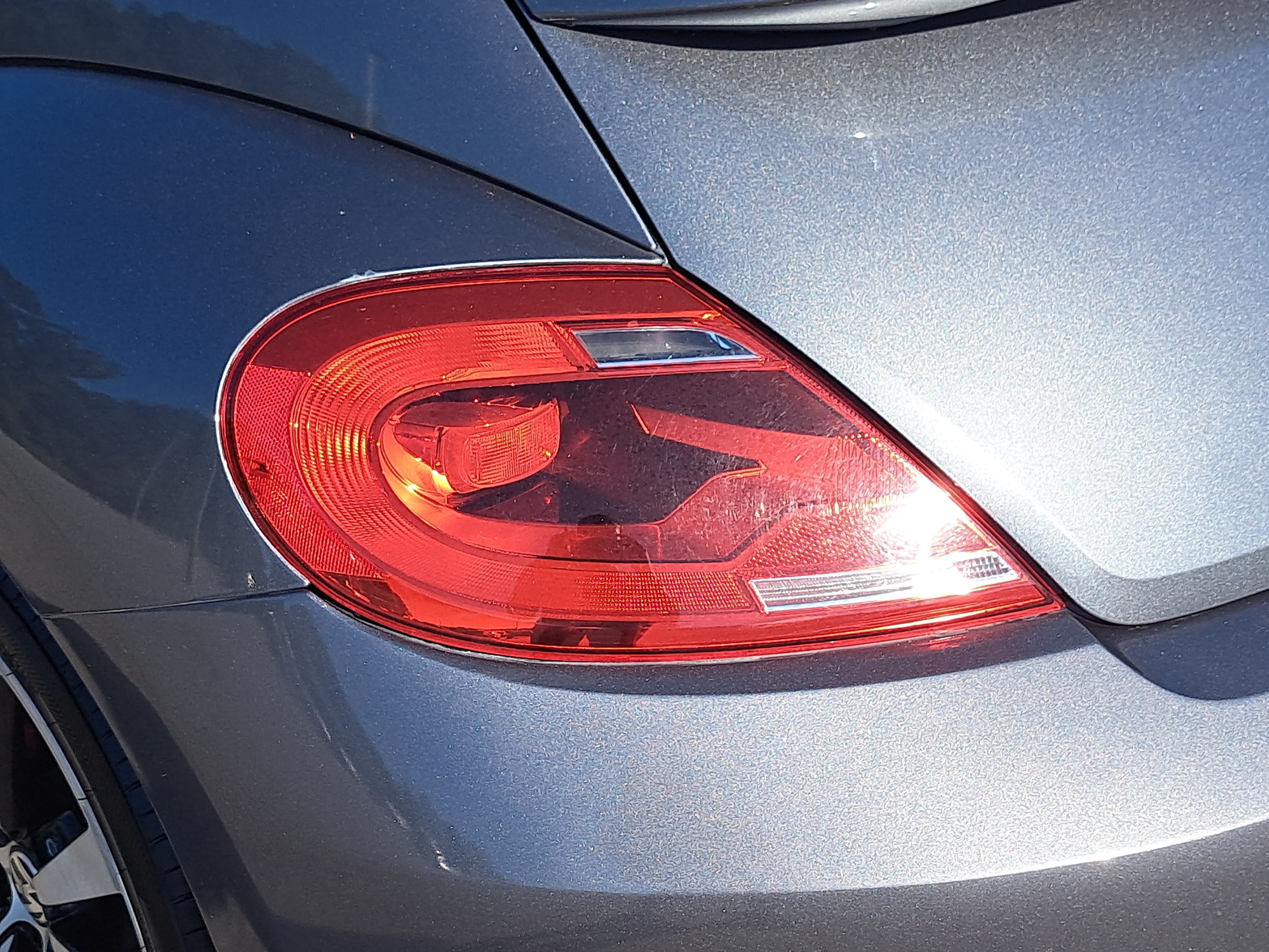 Used 2012 Volkswagen Beetle 2.0T FWD image 32