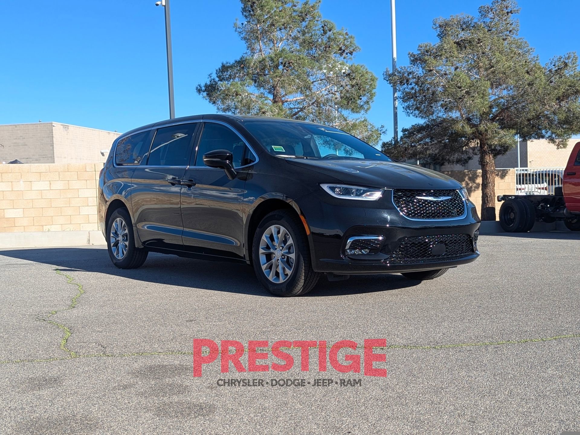 New 2026 Chrysler Pacifica Limited AWD/4WD image 3