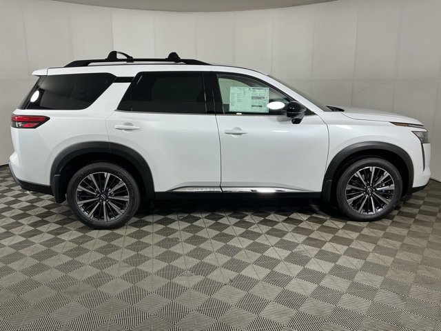 New 2026 Nissan Pathfinder Platinum AWD/4WD image 8
