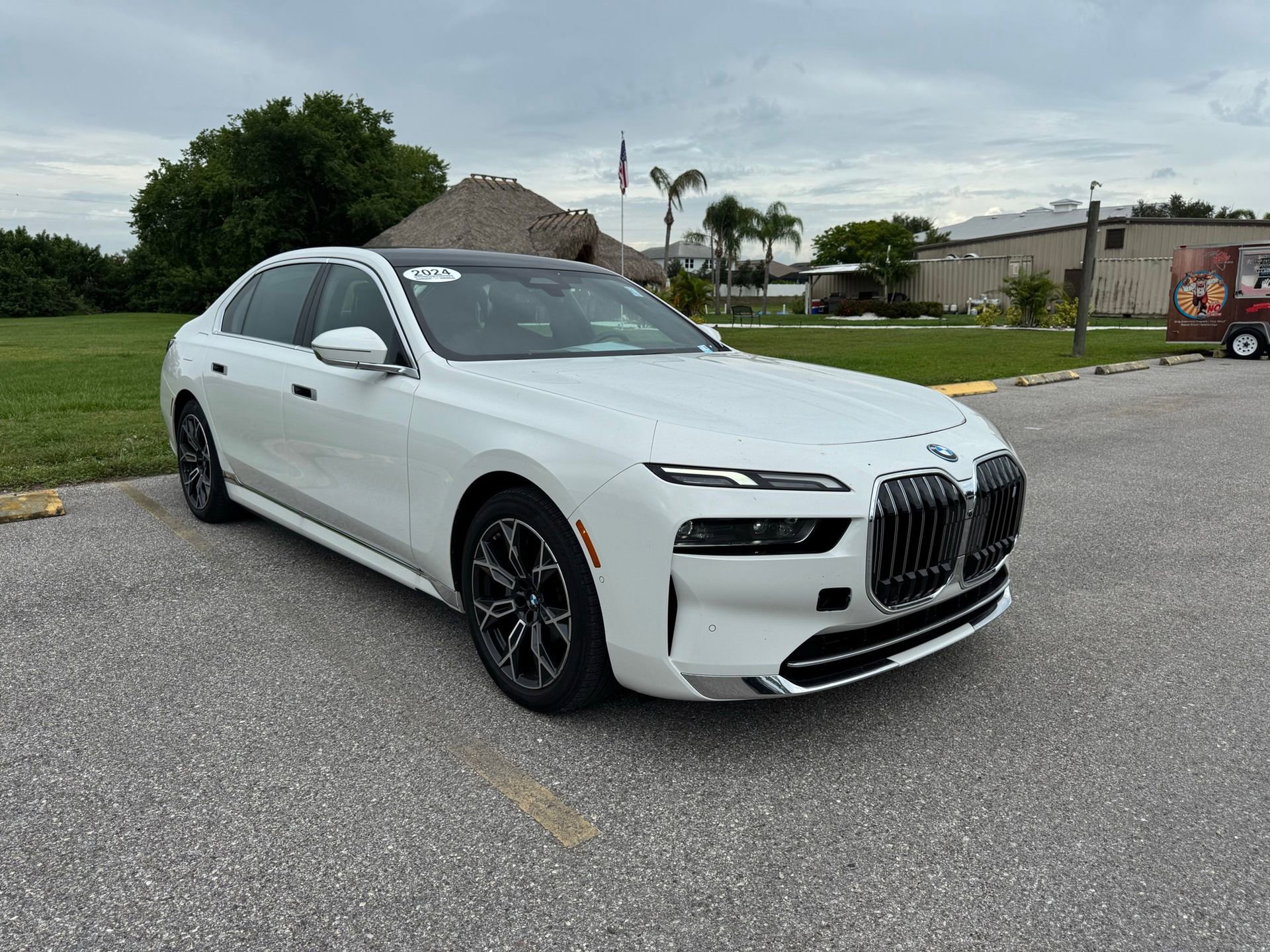 Used 2024 BMW i7 eDrive50 w/ Premium Package RWD image 1