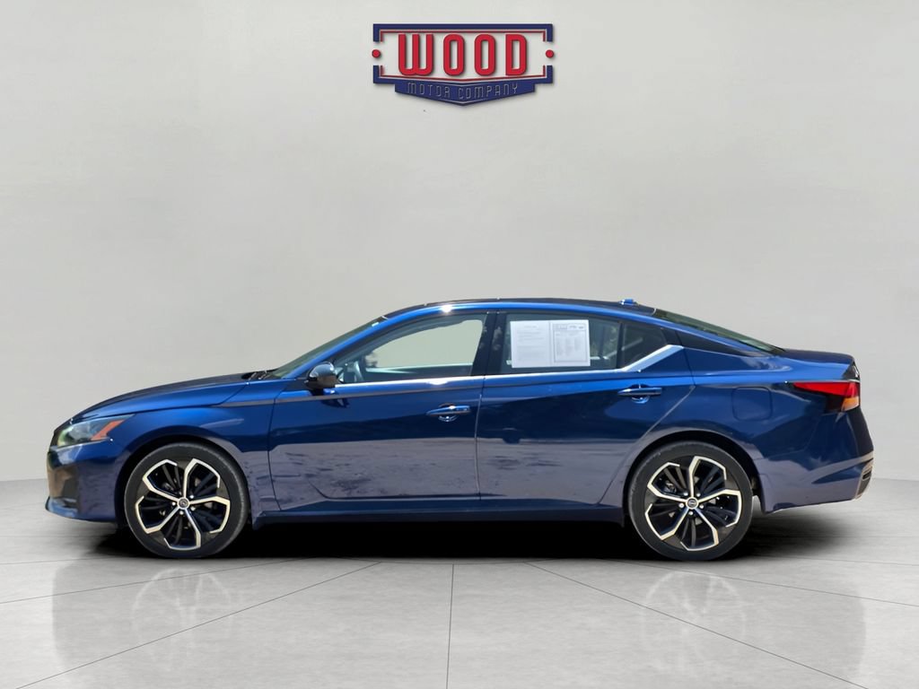 Used 2023 Nissan Altima 2.5 SR w/ SR Premium Package AWD/4WD image 4