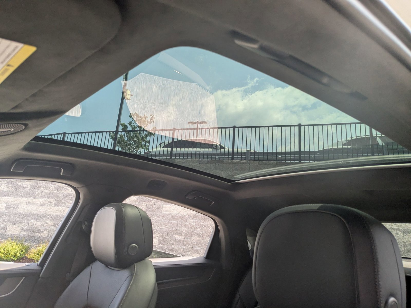 New 2025 Porsche Cayenne GTS image 27