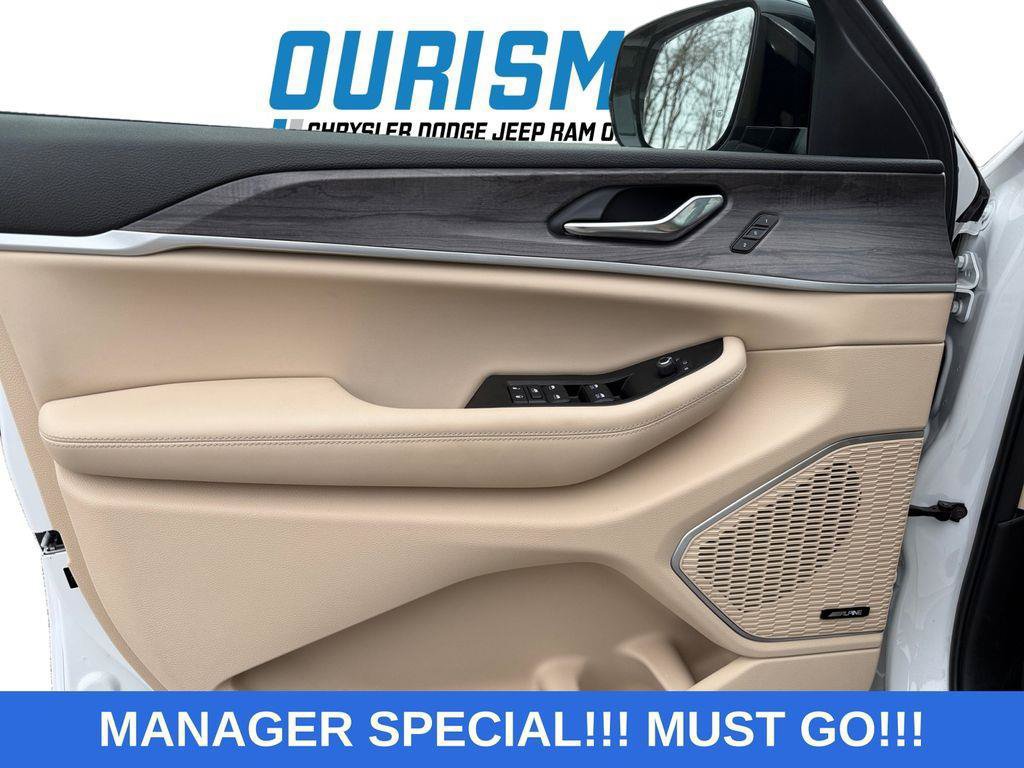 Used 2024 Jeep Grand Cherokee Limited 4xe AWD/4WD image 16