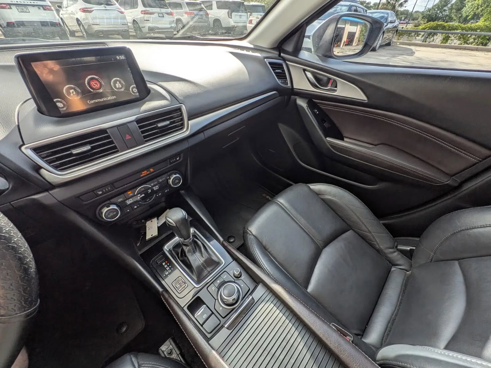 Used 2018 MAZDA MAZDA3 Touring FWD image 12