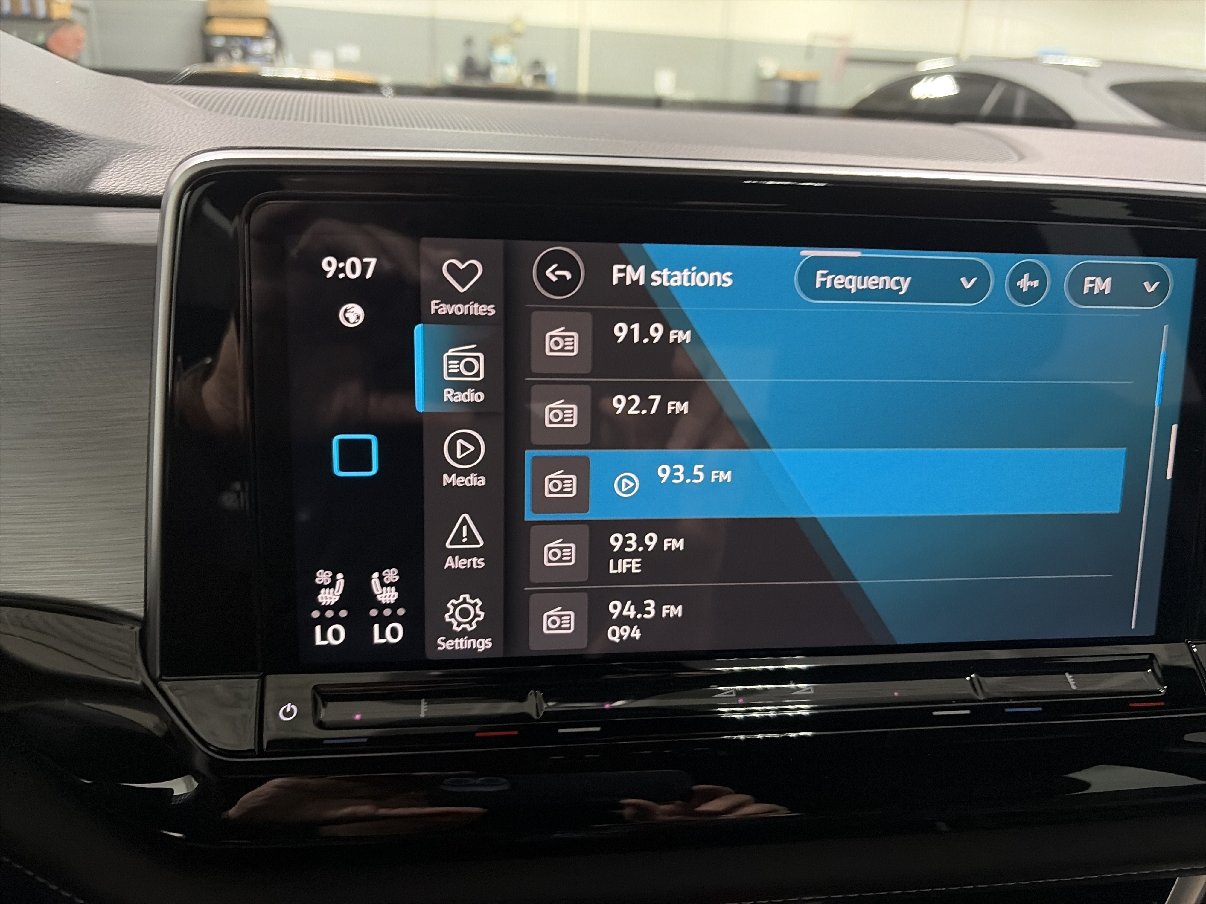 New 2026 Volkswagen Atlas Cross Sport SE AWD/4WD image 18