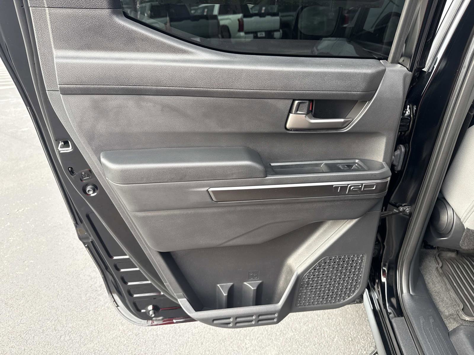 Used 2025 Toyota Tacoma Limited image 12