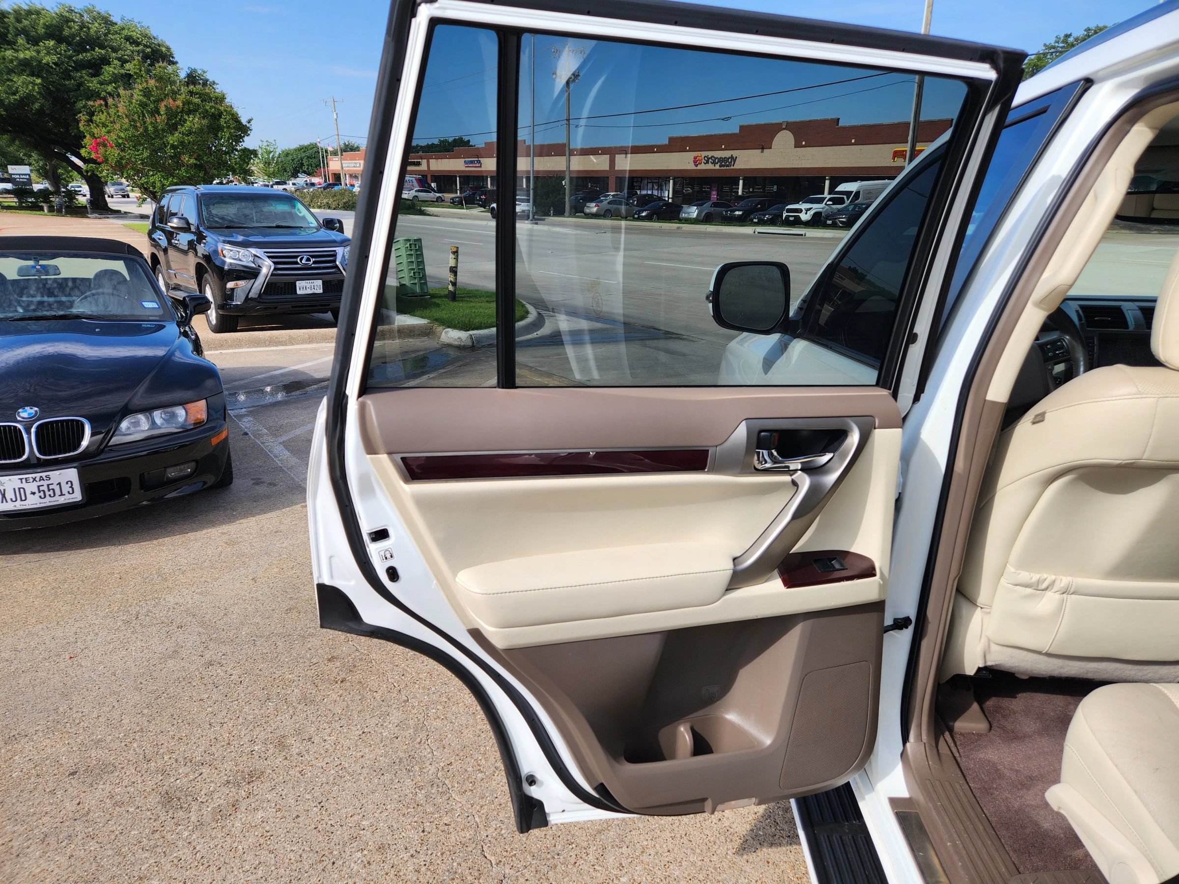 Used 2016 Lexus GX 460 w/ Premium Package AWD/4WD image 10
