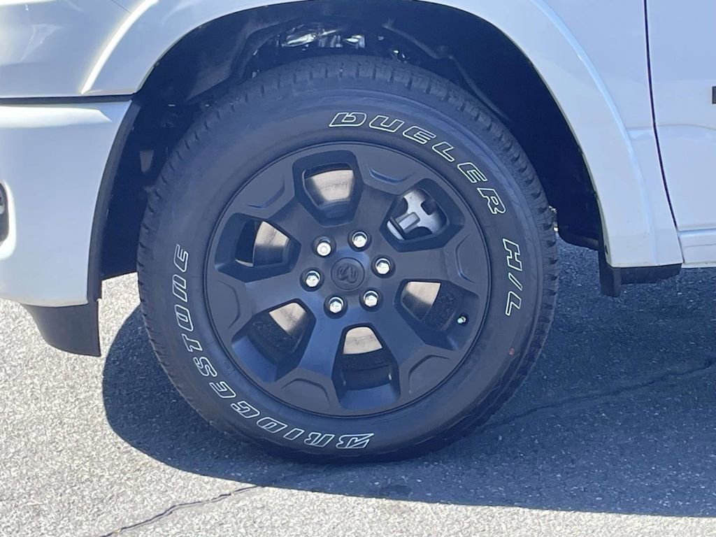 New 2026 RAM 1500 4x4 Crew Cab image 11