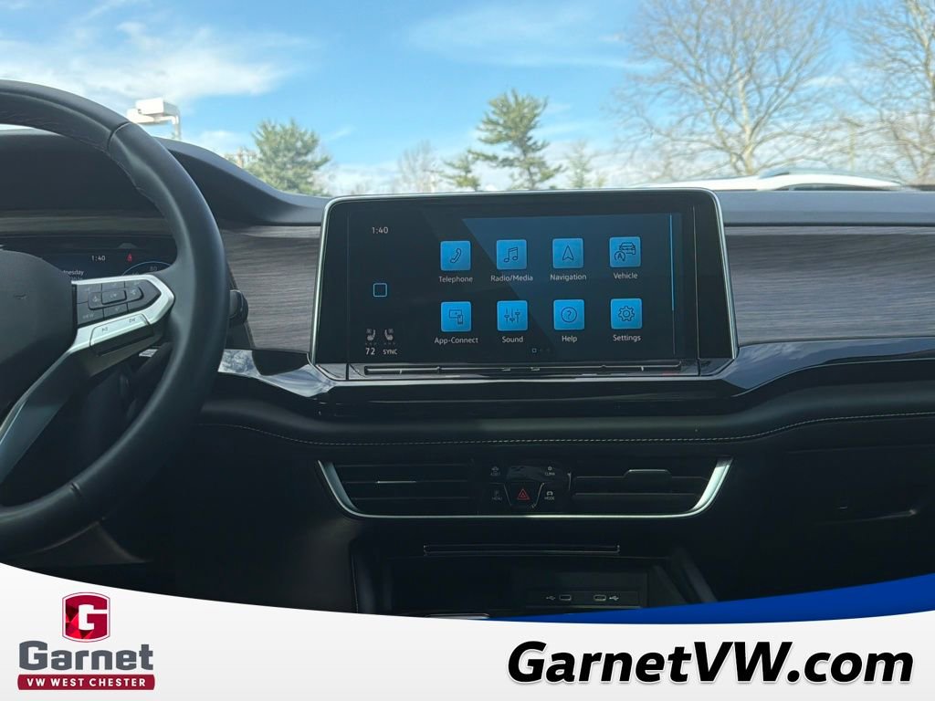 Used 2025 Volkswagen Atlas SEL Premium R-Line image 18