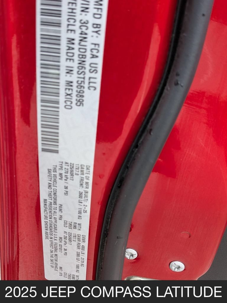 Used 2025 Jeep Compass Latitude AWD/4WD image 24