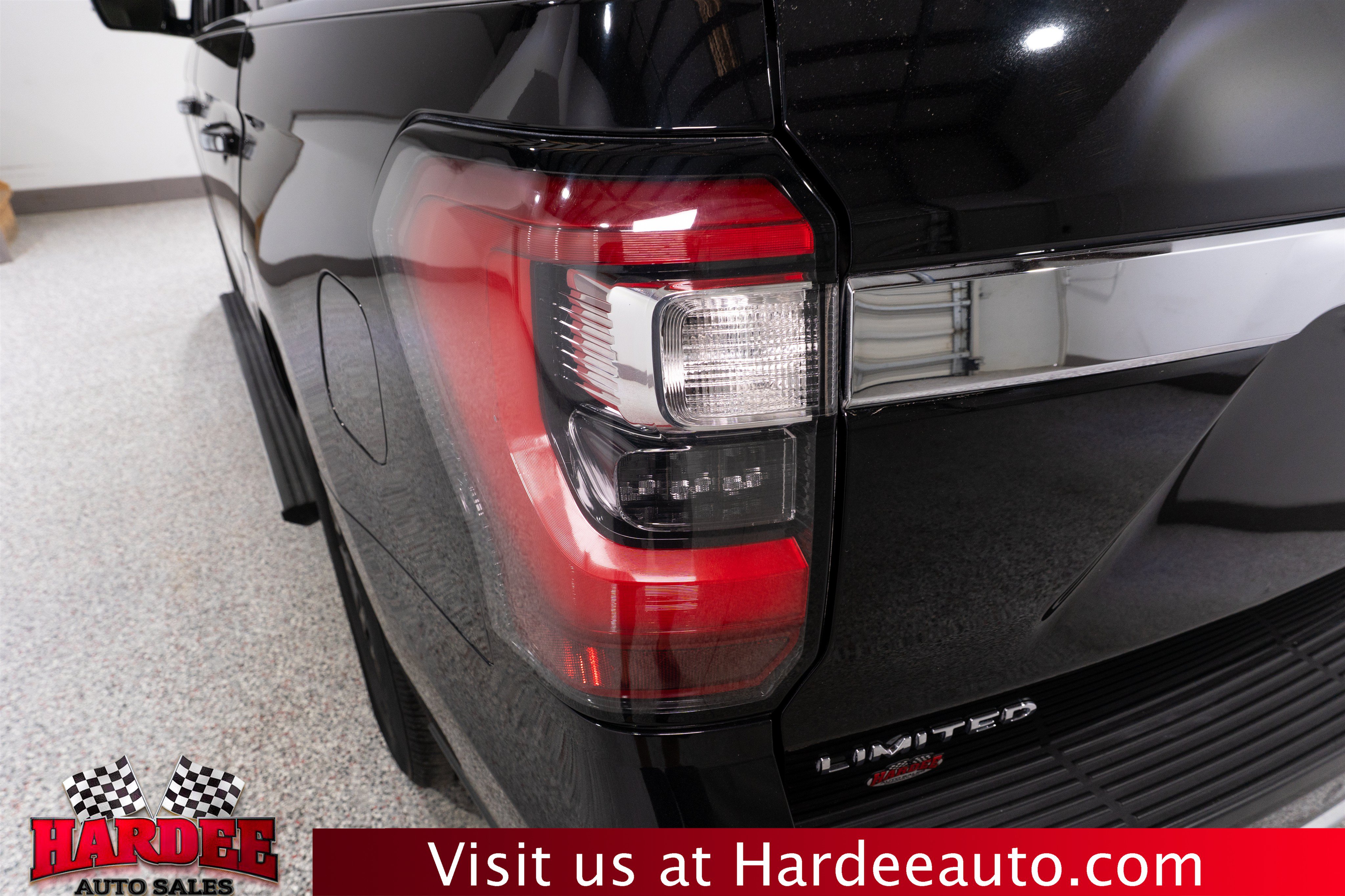 Used 2019 Ford Expedition Limited RWD image 9
