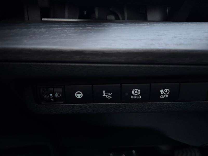 Used 2024 Nissan Ariya AWD image 26