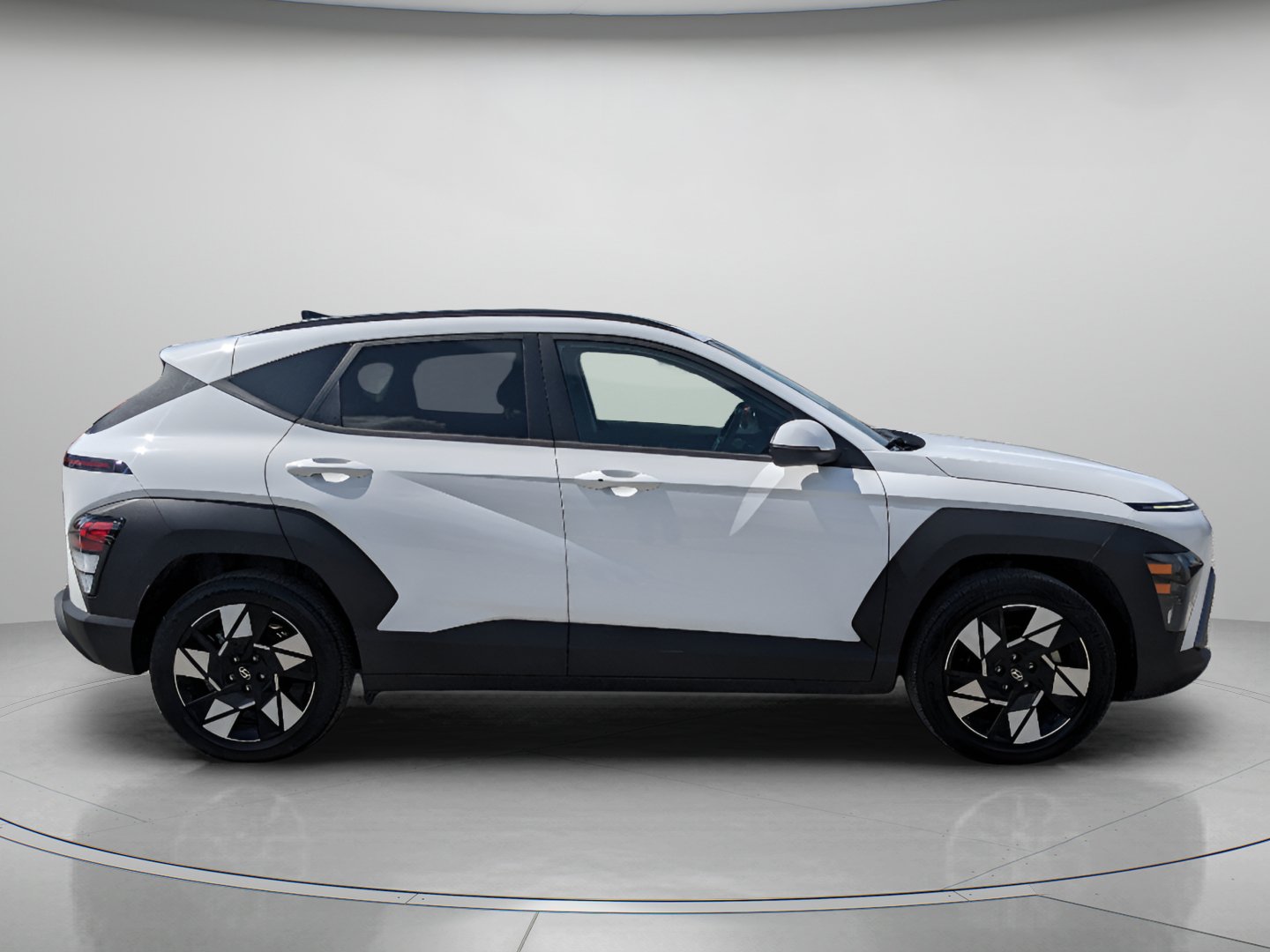 Used 2025 Hyundai Kona SEL FWD image 9