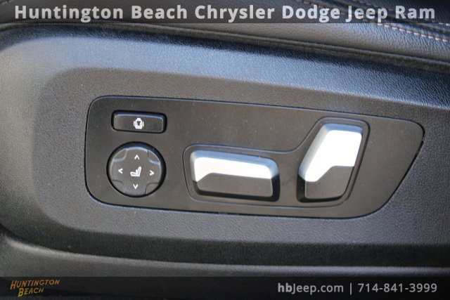 Used 2022 BMW X6 xDrive40i w/ M Sport Package image 32