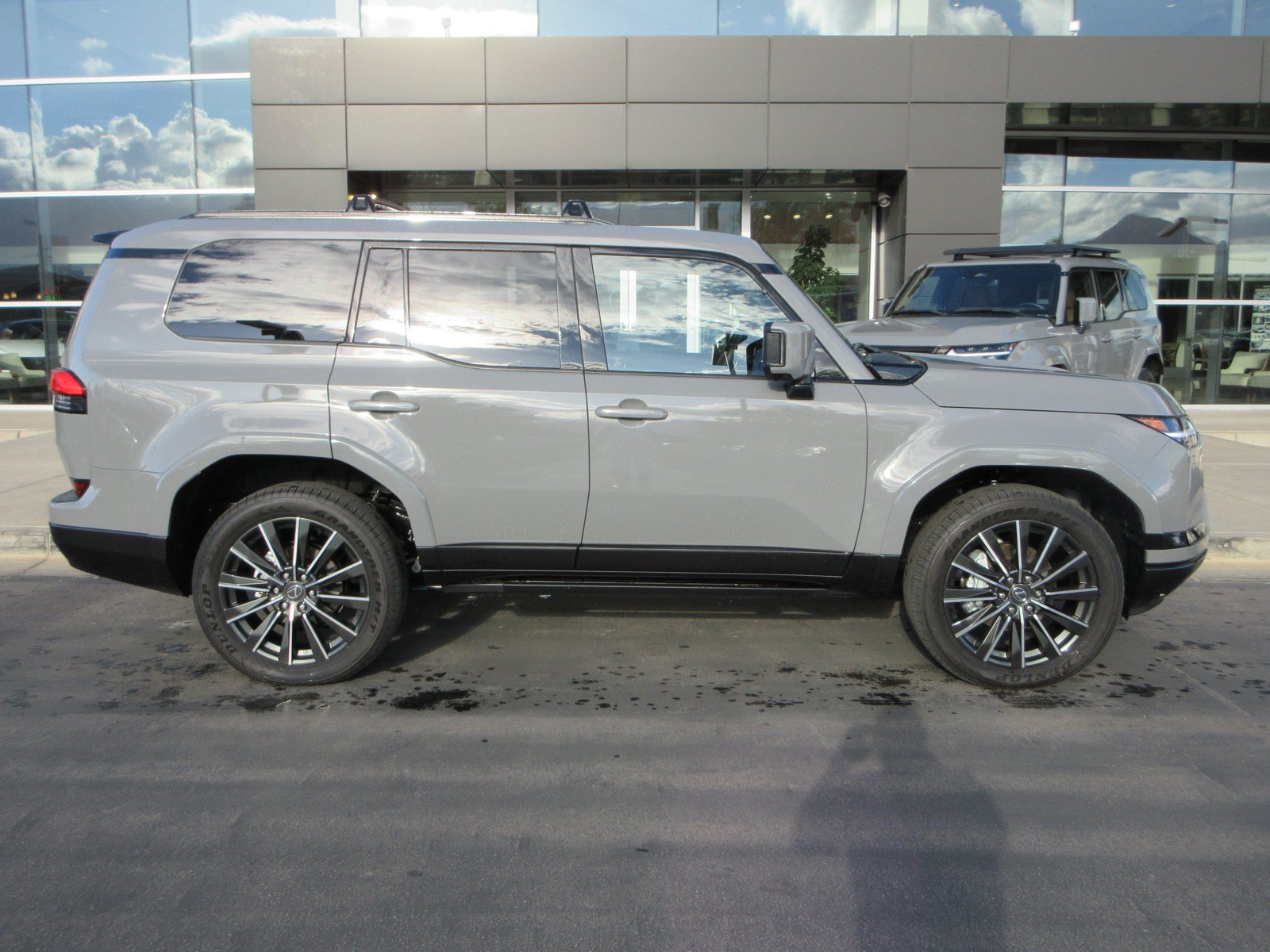Used 2026 Lexus GX 550 w/ Cold Area Package AWD/4WD image 11