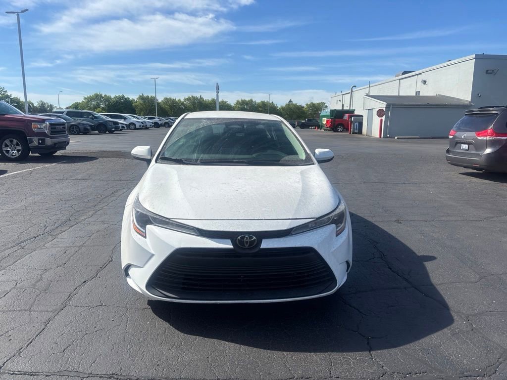 Used 2024 Toyota Corolla LE FWD image 3
