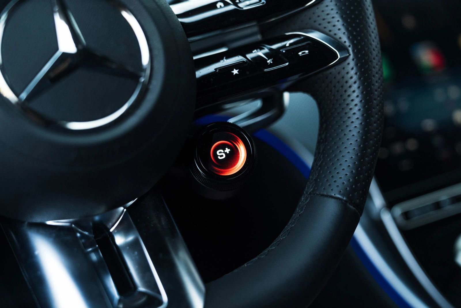 Used 2025 Mercedes-Benz CLE 53 AMG 4MATIC Cabriolet image 2