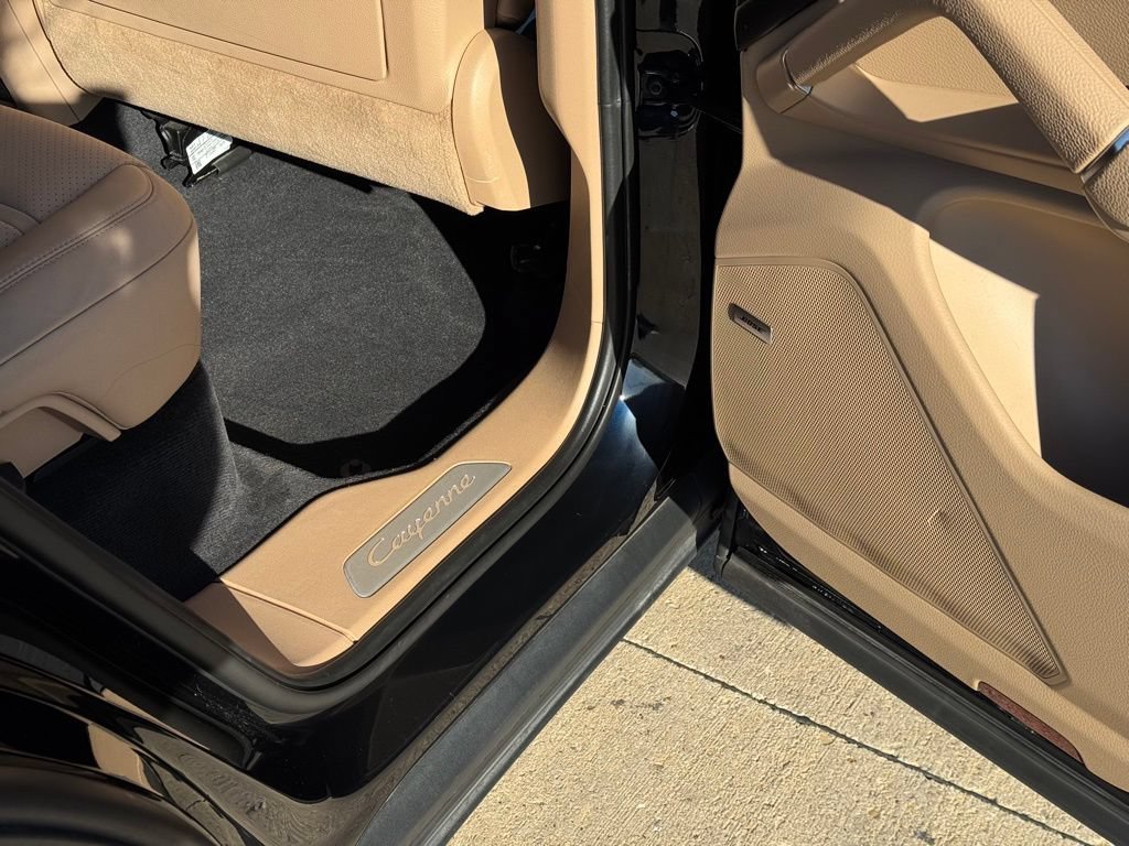 Certified 2023 Porsche Cayenne AWD/4WD image 31