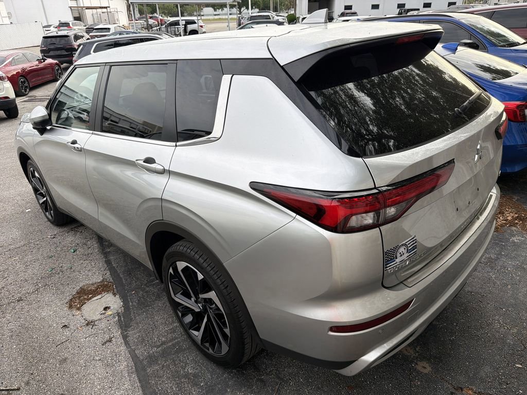 Used 2024 Mitsubishi Outlander SE AWD/4WD image 6