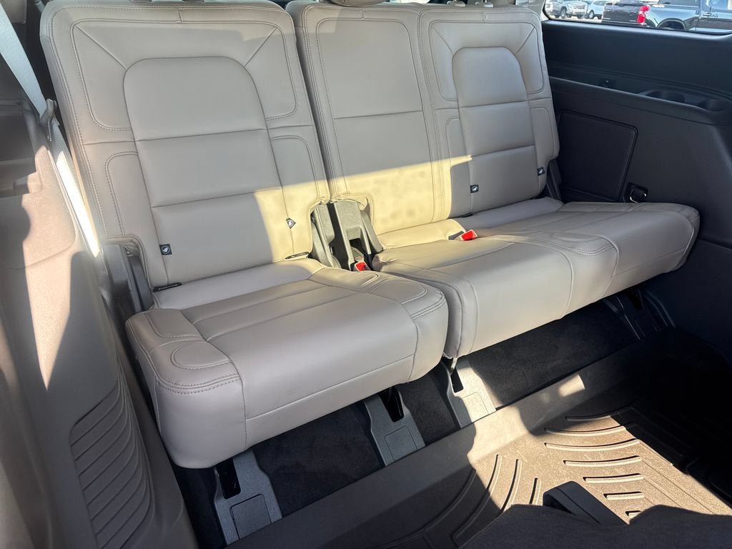 Used 2023 Lincoln Navigator Reserve AWD/4WD image 12