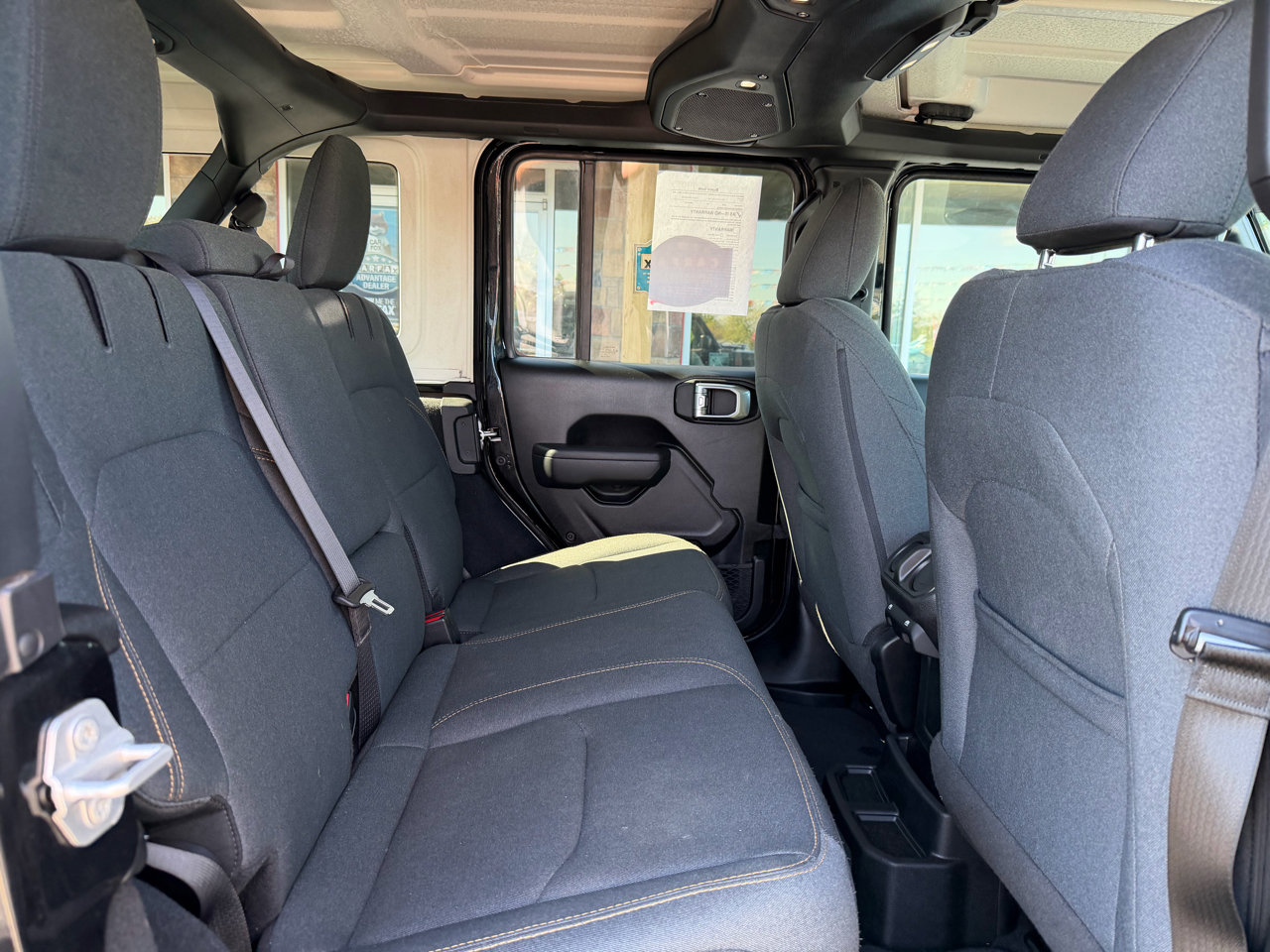 Used 2024 Jeep Wrangler Unlimited image 19