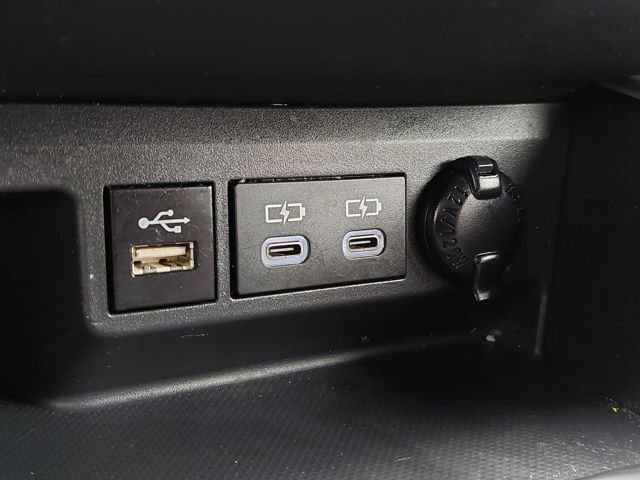 Used 2024 Toyota Highlander LE image 32