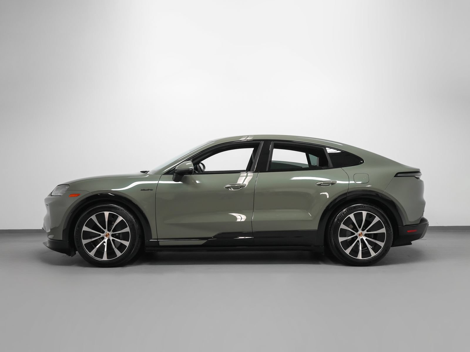 New 2026 Porsche Cayenne S AWD/4WD image 2